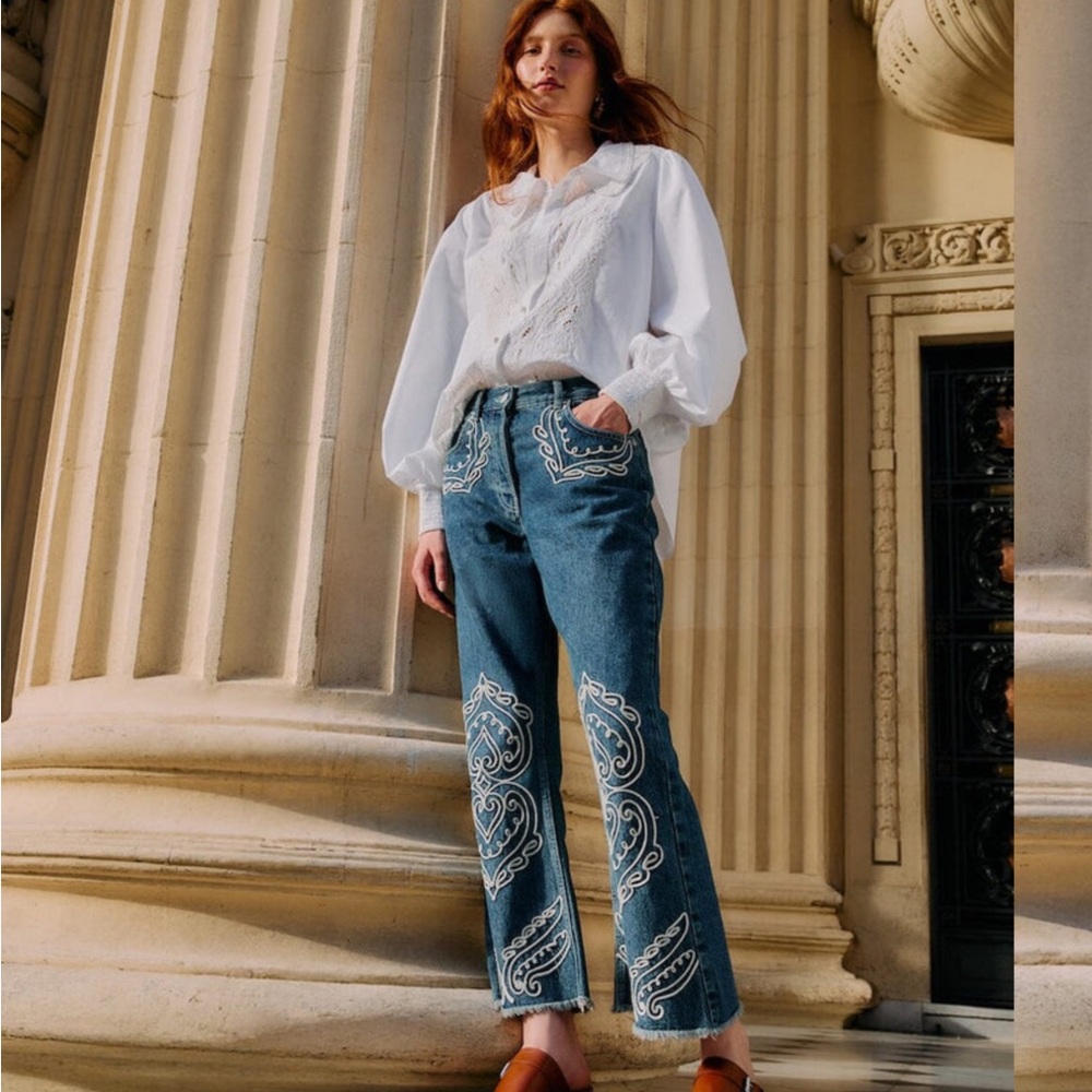 FARM Rio Cornely Embroidered Cropped Flare Jeans